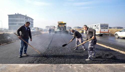 Eskişehir Büyükşehir farklı noktalarda yol çalışmasına devam ediyor
