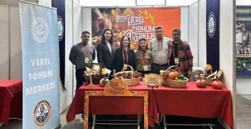  Eskişehir Büyükşehir'in tohumları Bornova'da ilgi odağı oldu
