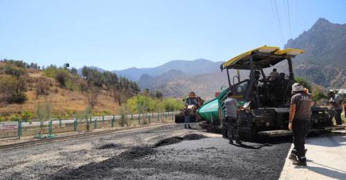 Eskişehir Büyükşehir Sarıcakaya'nın yollarına el attı