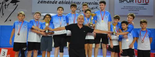 Eskişehir Büyükşehir Spor Kulübü masa tenisinde zirveyi kimseye bırakmadı