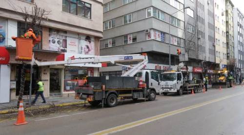 Eskişehir caddelerinde yoğun çalışma: Aman dikkat!