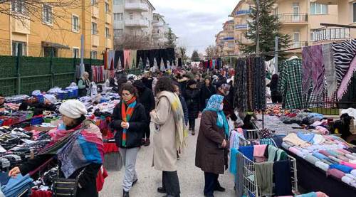 Eskişehir Çarşamba Pazarı tıklım tıklım!