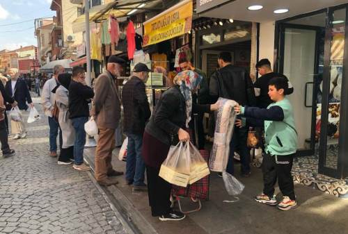 Eskişehir çarşısı bayram alışverişiyle canlandı