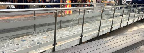 Eskişehir çatlayan cam korkuluk tehlike saçıyor!