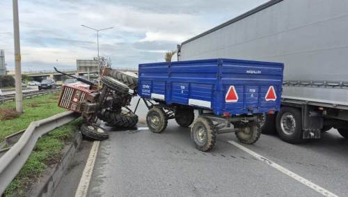 Eskişehir Çevre Yolu’nda traktör orta refüje devrildi!