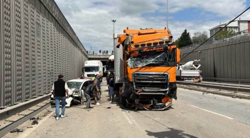 Eskişehir çevre yolunda zincirleme kaza: 3 araç birbirine girdi