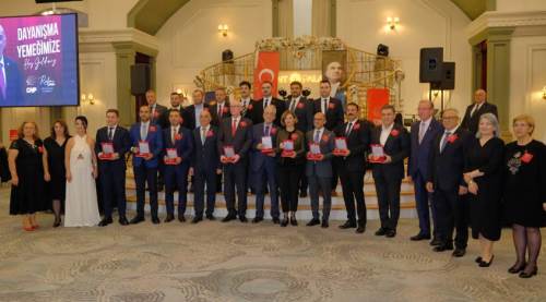 Eskişehir CHP'de büyük buluşma: “Bölünmeyeceğiz, iktidara yürüyeceğiz”