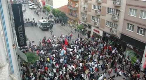 Eskişehir'de "göstericilerin canına okuyun" emrini verdi