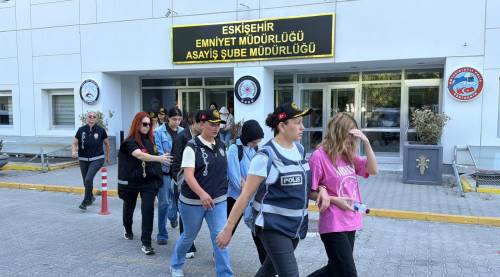 Eskişehir’de “internetiniz kesilecek” yalanıyla milyonluk vurgun!