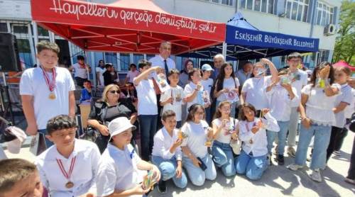 Eskişehir’de “Mavi Kapak” kampanyasıyla 4 tekerlekli sandalye daha ulaştırıldı