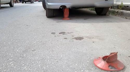 Eskişehir'de "park etmesinler" diye konulmuşlardı, park yeri oldular!