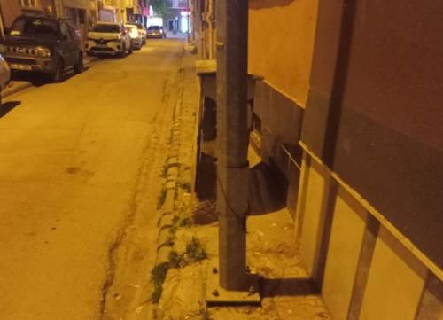 Eskişehir’de ‘pes’ dedirten direk