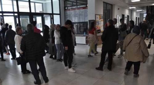 Eskişehir'de "sandık" yoğunluğu: Herkes bu saati seçince...