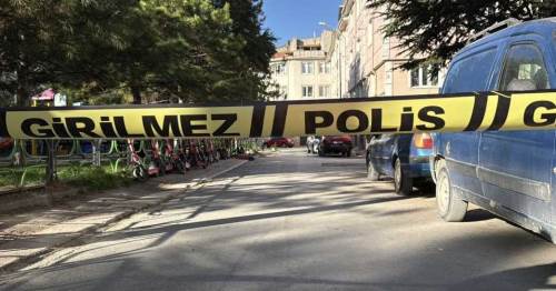 Eskişehir’de “yan bakma” kavgası kanlı bitti! 3 kişi bıçaklandı