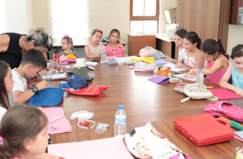 Eskişehir'de 'Yaz Atölyeleri' ile çocuklar hem eğleniyor hem de öğreniyor