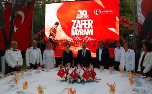 Eskişehir'de "Zafer Bayramı Kabul Töreni" düzenlendi