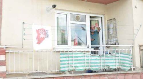Eskişehir'de 1 Mayıs balkonlardan kutlandı
