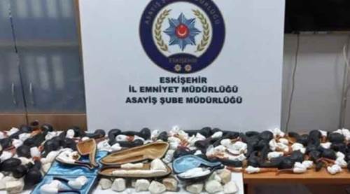 Eskişehir'de 100 bin liralık lüle taşı çaldılar!