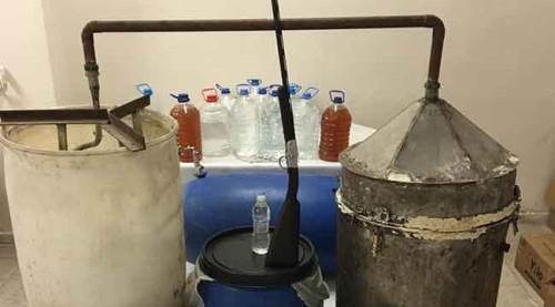 Eskişehir'de 122 litre kaçak içki ele geçirildi
