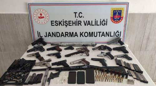Eskişehir'de 13 ruhsatsız tabanca ele geçirildi