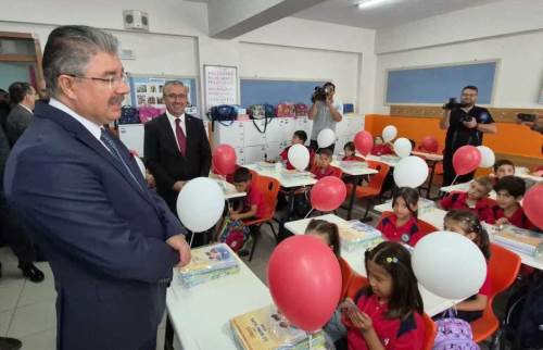 Eskişehir’de 147 bin 292 öğrenci ders başı yaptı! Yeni eğitim yılı törenle başladı