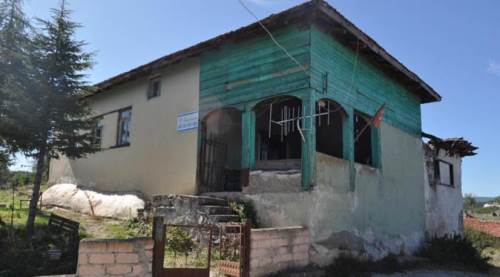 Eskişehir'de 2 asırlık tarih "dökülüyor"