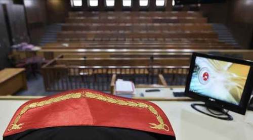 Eskişehir'de 2 FETÖ sanığına 6 yıl 3'er ay hapis