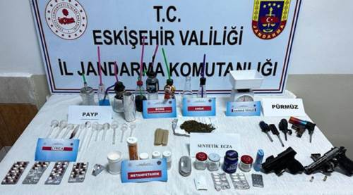 Eskişehir'de 2 şüphelinin evine baskın! 