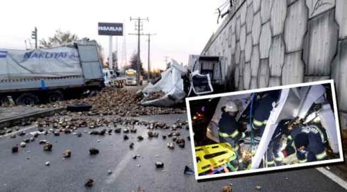 Eskişehir'de 2 tır kağıt gibi ezildi, ekipler bile gözlerine inanamadı