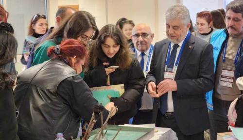 Eskişehir'de 200'ün üzerinde kurum öğrencilerle buluştu