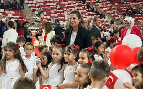 Eskişehir’de 23 Nisan resmi törenle coşkuyla kutlandı