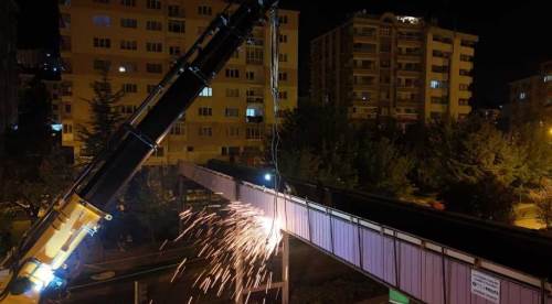 Eskişehir'de 25 yıldır vatandaş kullandı: Artık yıkılıyor! 