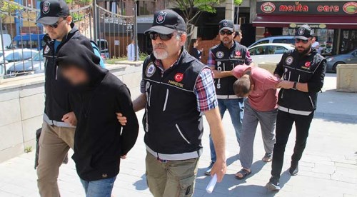 Eskişehir'de 3 kişi gözaltına alındı