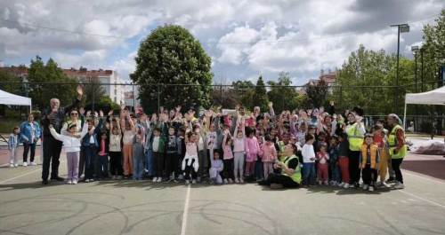 Eskişehir'de 300 çocuğa bayramlık hediyesi