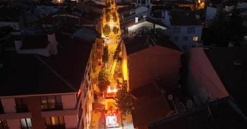 Eskişehir'de 4 katlı binada yangın paniği! Mahalle alarm durumuna geçti