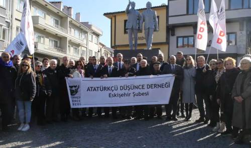 Eskişehir'de 50’nci ölüm yıl dönümünde İsmet İnönü’yü andılar!