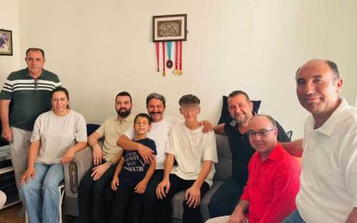 Eskişehir'de 8 çocuk tarafından saldırıya uğrayan sporcuya önemli ziyaret