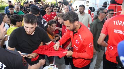 Eskişehir'de A Milli Takım coşkuyla karşılandı