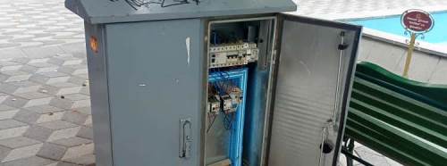 Eskişehir’de açık elektrik panosu tehlike saçıyor