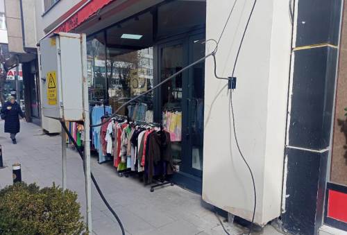 Eskişehir'de açıkta kalan elektrik kabloları tehlike saçıyor