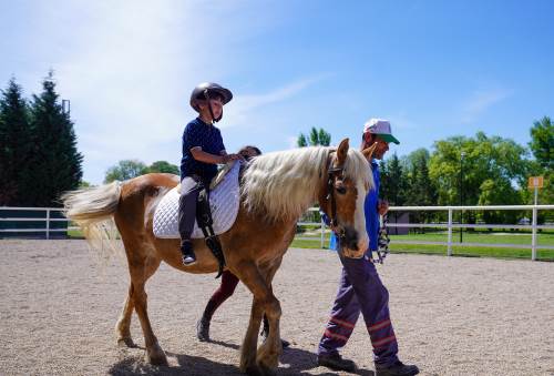 Eskişehir'de adaptif binicilik eğitimleri sürüyor