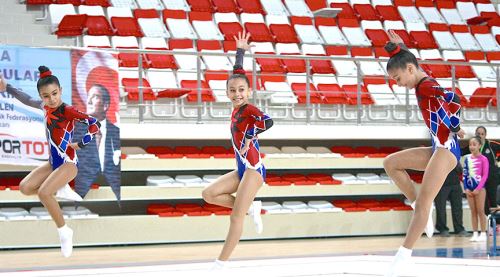 Eskişehir'de aerobik cimnastik şöleni