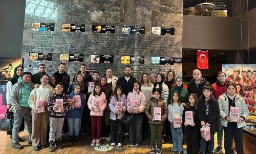 Eskişehir'de AK Gençlik’ten çocuklara sinema ve kardeşlik etkinliği