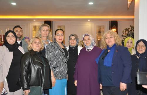 Eskişehir’de AK Parti'den annelere özel programda duygu dolu anlar
