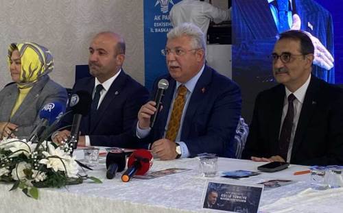 Eskişehir’de AK Parti’den sert eleştiri: “Yalan ve iftirayla gündemi meşgul ediyorlar”