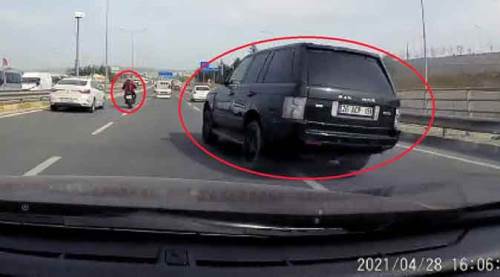 Eskişehir'de akıl almaz olay! Trafiğin ortasında yarıştılar...