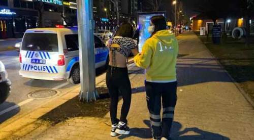 Eskişehir'de alkollü mekanda birbirlerine girdiler!
