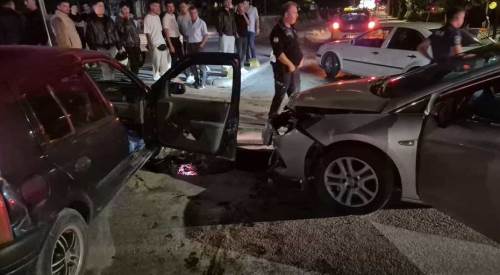 Eskişehir'de alkollü sürücü yolu düz zannetti, otomobile çarptı