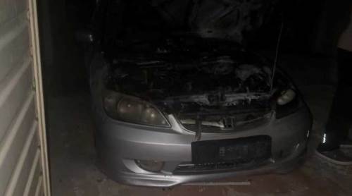 Eskişehir'de apartman garajında yangın: Otomobil küle döndü