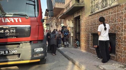 Eskişehir’de apartmanda yangın paniği: Mutfak kullanılamaz hale geldi
